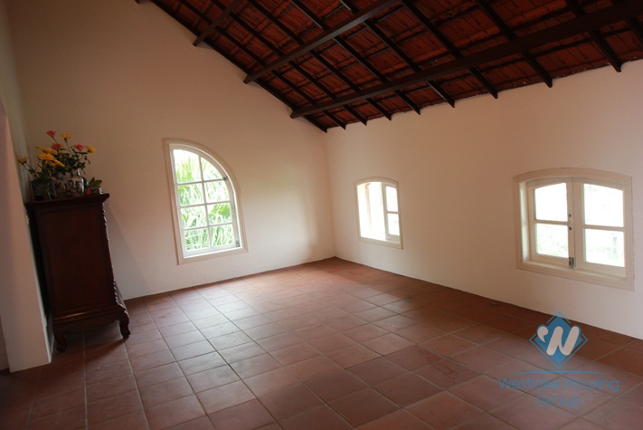 Beautiful house with nice garden for lease in Au co st, Tay Ho District